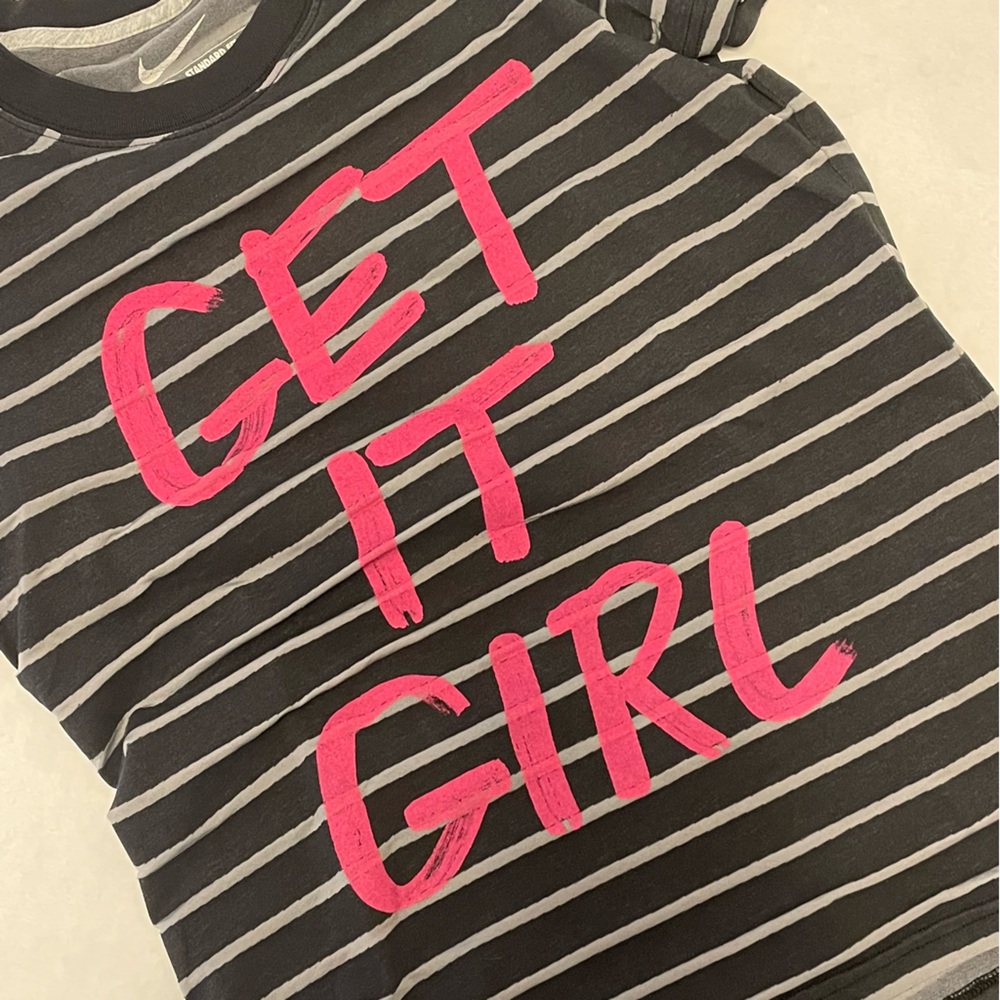 Nike - Picture 2 of 8